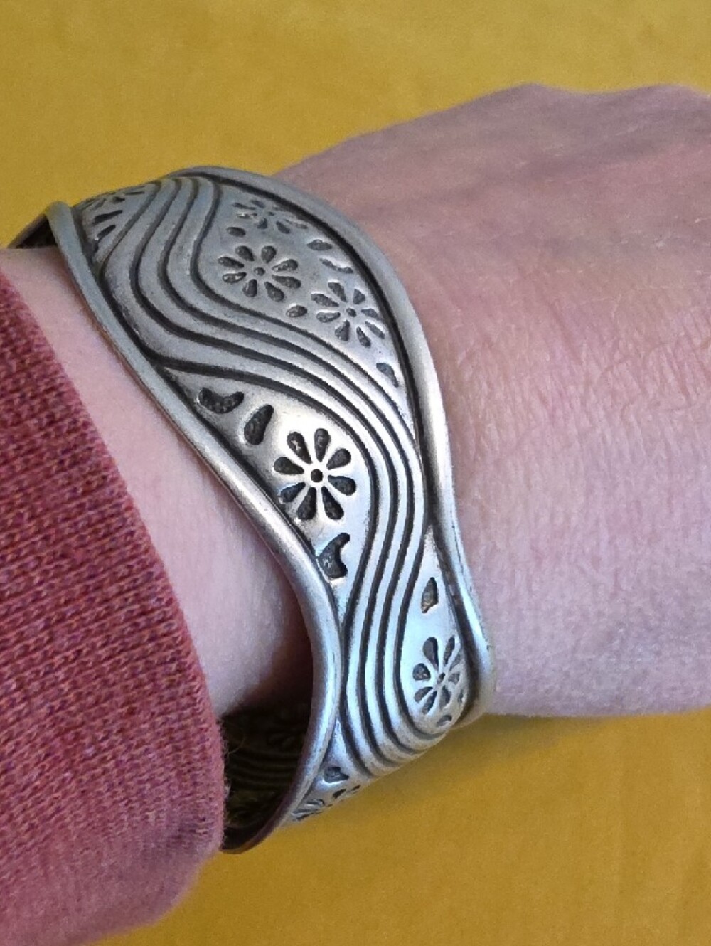 Vintage Retired ▪︎ "Garden Grove" Cuff ▪︎ Lia Sophia ▪︎ Silver Tone